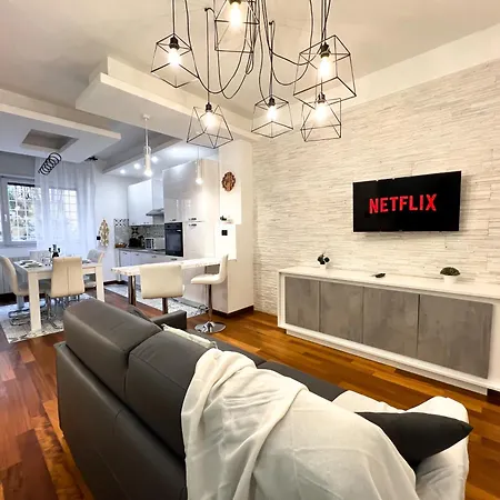 Unique House - 3 Bedrooms & 2 Bathrooms With 4 Beds - 100 Meters To The Metro A Rome Exterior photo