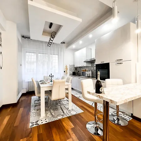 Unique House - 3 Bedrooms & 2 Bathrooms With 4 Beds - 100 Meters To The Metro A Rome Exterior photo