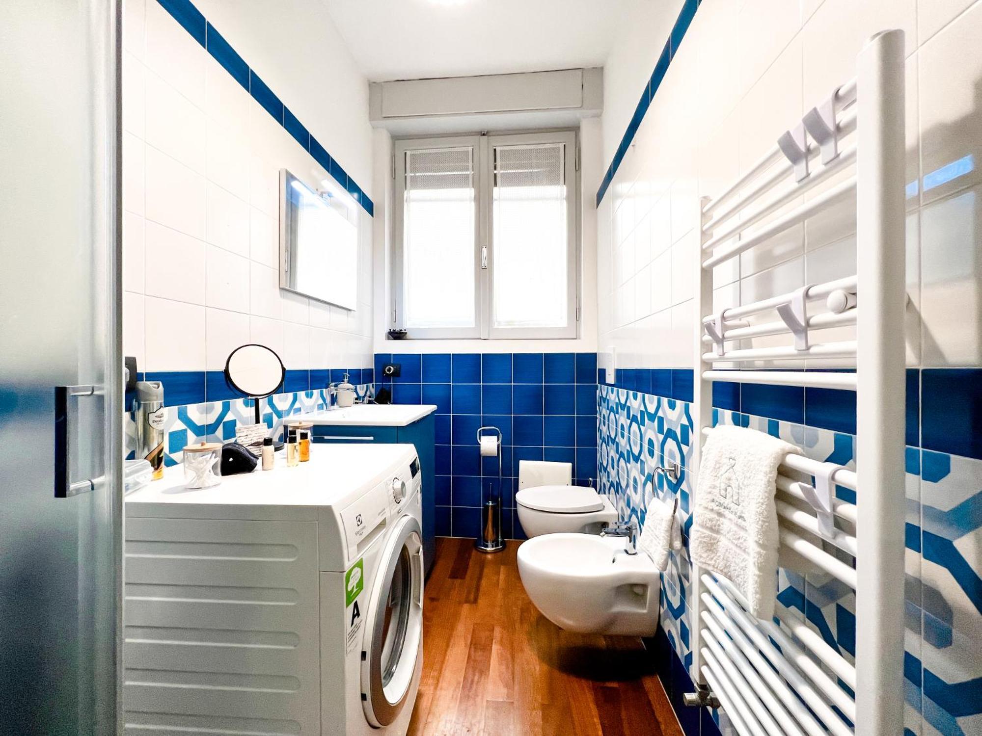 Unique House - 3 Bedrooms & 2 Bathrooms With 4 Beds - 100 Meters To The Metro A Appartement